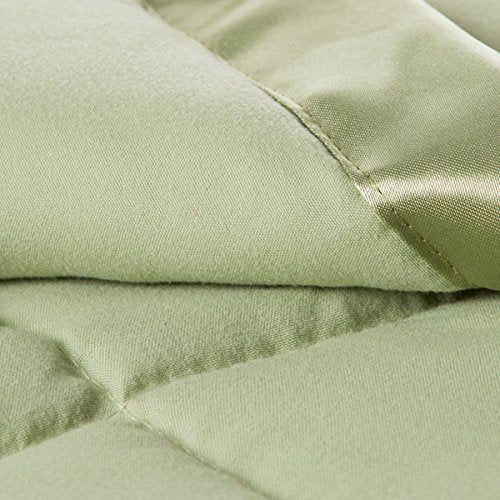 Solid Colored Microfiber Down Alternative-Filled Hypoallergenic Blanket