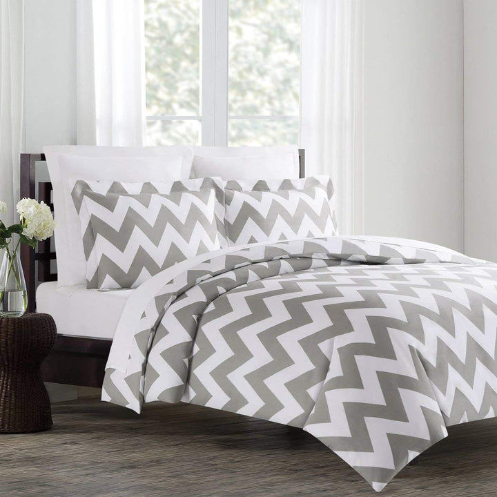 UN3 3 Piece Charcoal Light Grey White King Duvet Cover Set Chevron Themed King / Light Gray