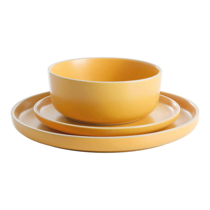 Everyday Essential Coupe 18 Piece Round Stoneware Dinnerware Set In Matte Yellow