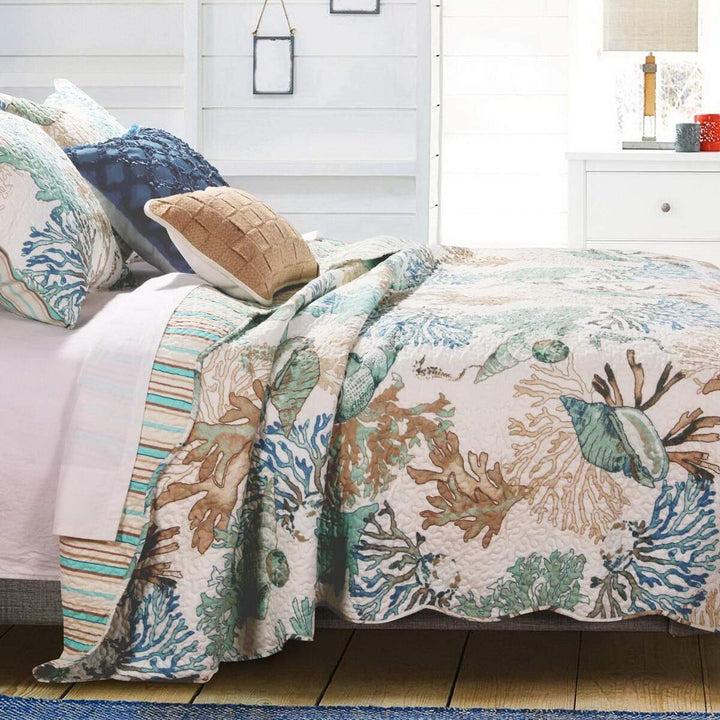 Beach Theme Ocean Coastal Quilt King/Cal King Bedding Set - Nautical Seashell