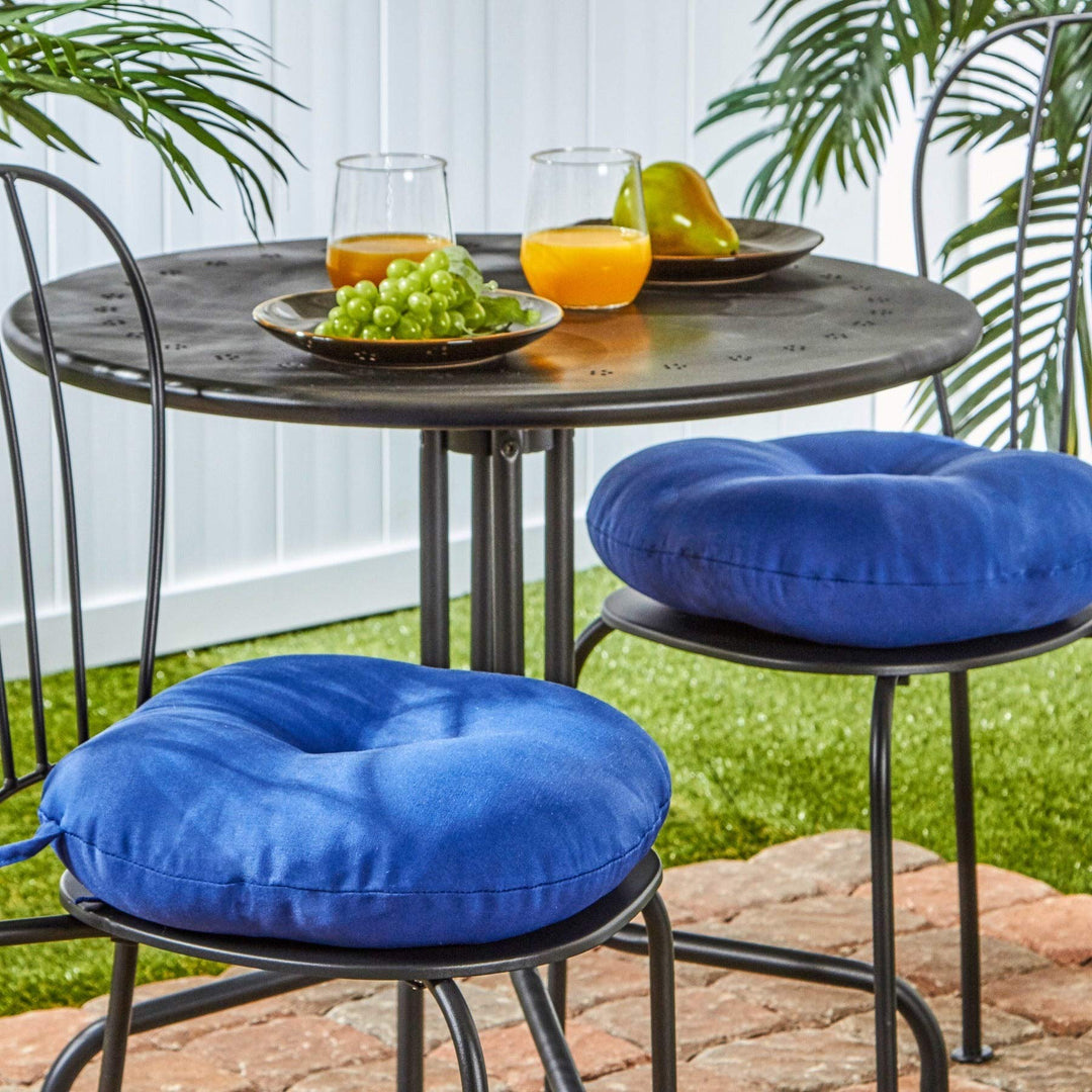 Driftwood 15-inch Round Outdoor Marine Blue Bistro Chair Cushions (Set of 2)