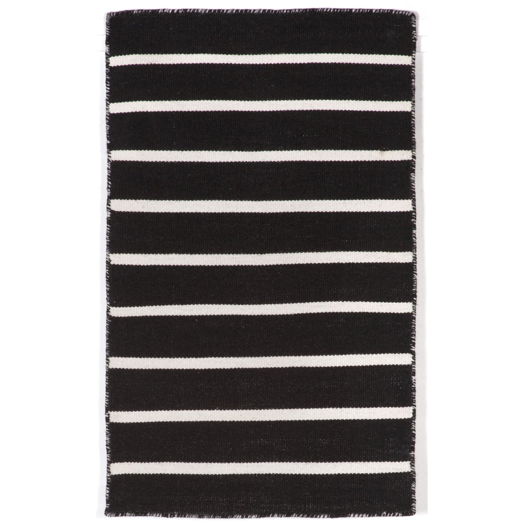 Liora Manne Sorrento Pinstripe Black Reversible Lightweight Rug 2' X 3' White 2' x 3' - Black