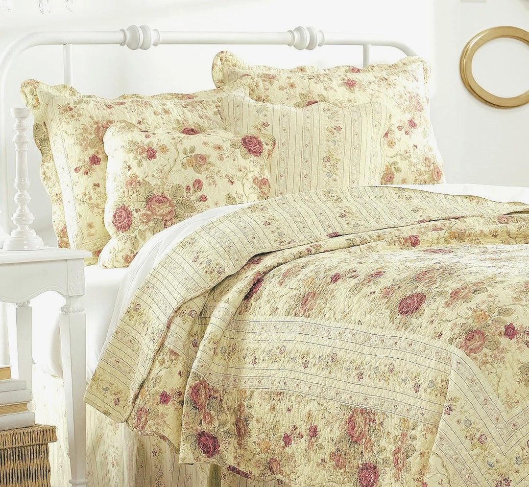 SPPRANDOM 5pc Chic Shabby Romantic Rose Bedding Quilt Set Full/Queen. Full - Queen - 5 Piece