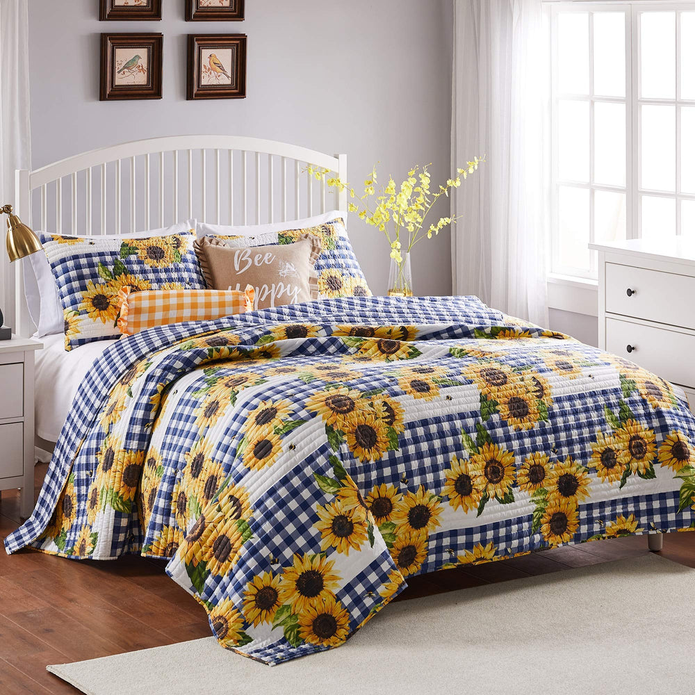 Greenland Home Barefoot Bungalow Sunflower Quilt Set 3-Piece