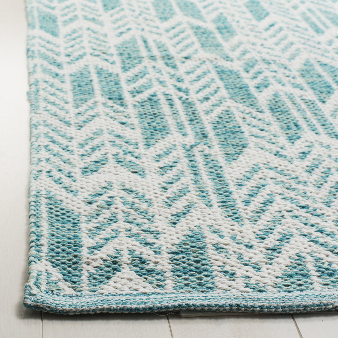 SAFAVIEH Montauk Collection Accent Rug - 3' x 5' Aqua & Ivory Handmade Cotton