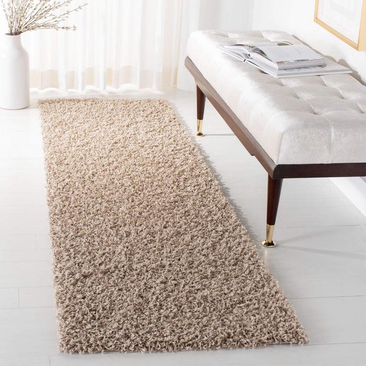 SAFAVIEH Athens Shag Collection Runner Rug - 2'3" x 6' Beige Non-Shedding & Easy