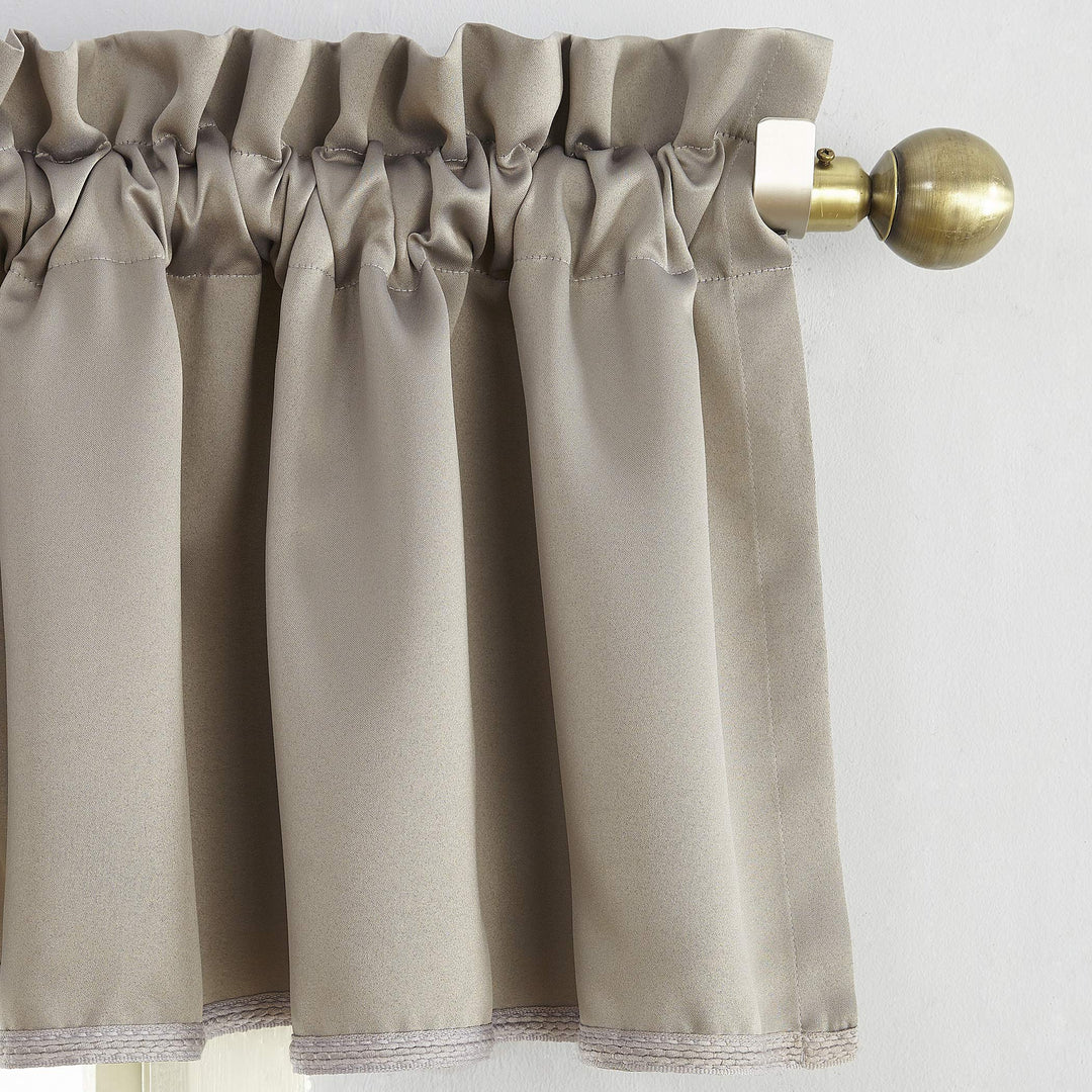 Sun Zero Barrow Energy Efficient Rod Pocket Curtain Single Valance