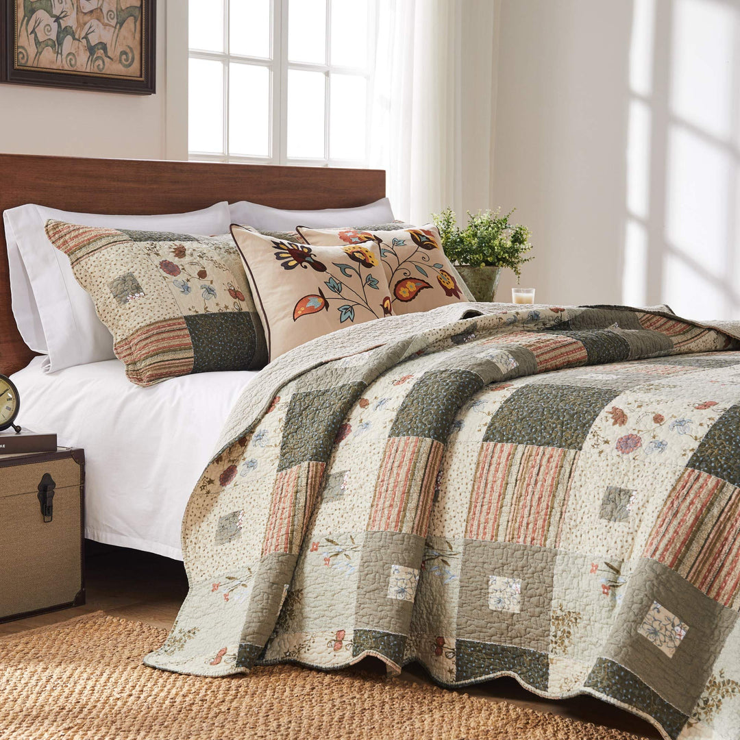 Greenland Home GL-1010GBSQ Sedona Quilt Set 5-Piece Full/Queen Gray Full - Queen