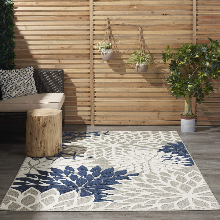 Nourison Aloha Indoor/Outdoor Floral Ivory/Navy 3'6" x 5'6" Area Rug (4' x 6') 3'6" x 5'6" - Ivory/Navy Blue