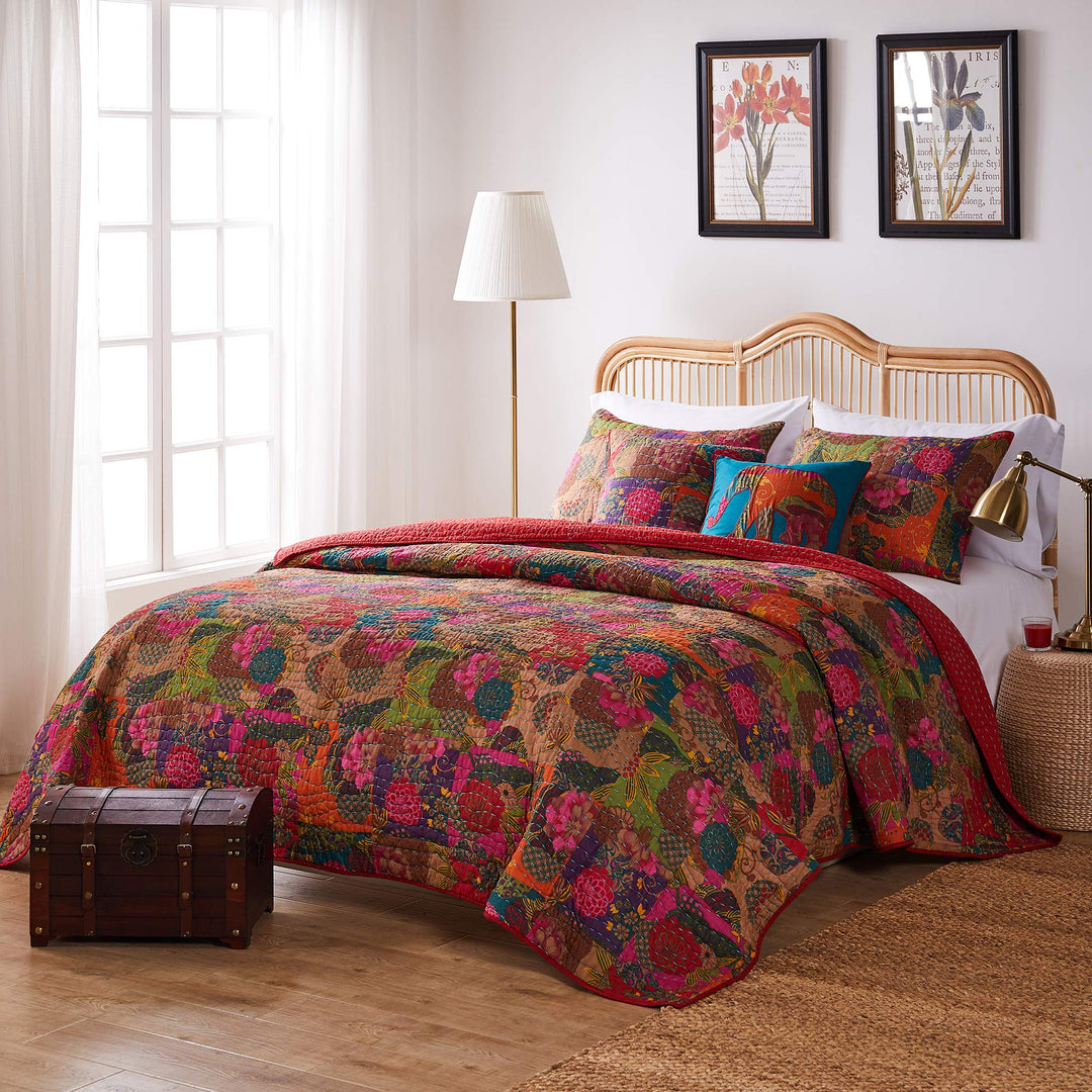 Greenland Home Fashions Jewel 100% Cotton Kantha-Style Floral Fusion Quilt Set with Decorative Pillows