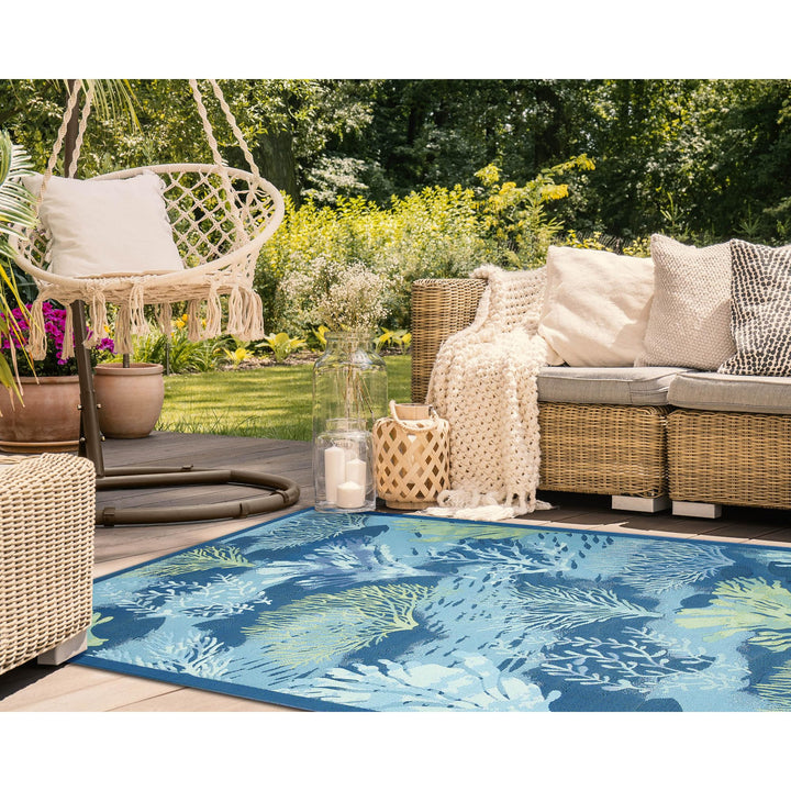 Liora Manne Marina Indoor/Outdoor Power Loomed Synthetic Blend Low Profile 6'6" x 9'4" - Lapis