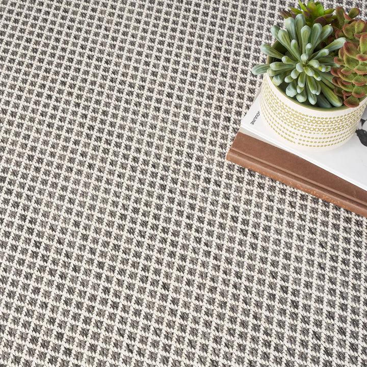 Nourison Courtyard Indoor/Outdoor Modern Geometric Area Rug