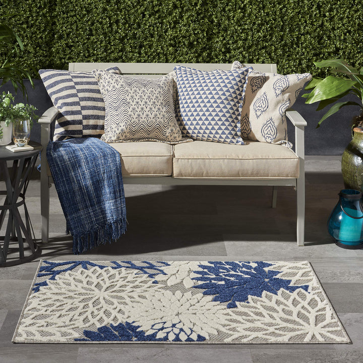 Nourison Aloha Indoor/Outdoor Floral Ivory/Navy 2'8" x 4' Area Rug (3' x 4') 2'8" x 4' - Ivory/Navy Blue