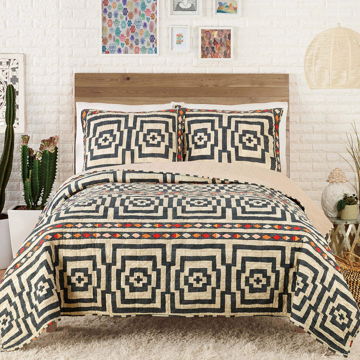 Hypnotic 3-Piece Quilt Set by Jungalow