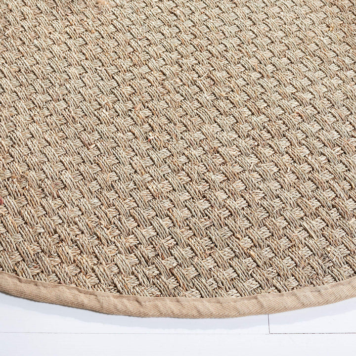 SAFAVIEH Natural Fiber Collection Area Rug - 4' Round Natural & Beige Border