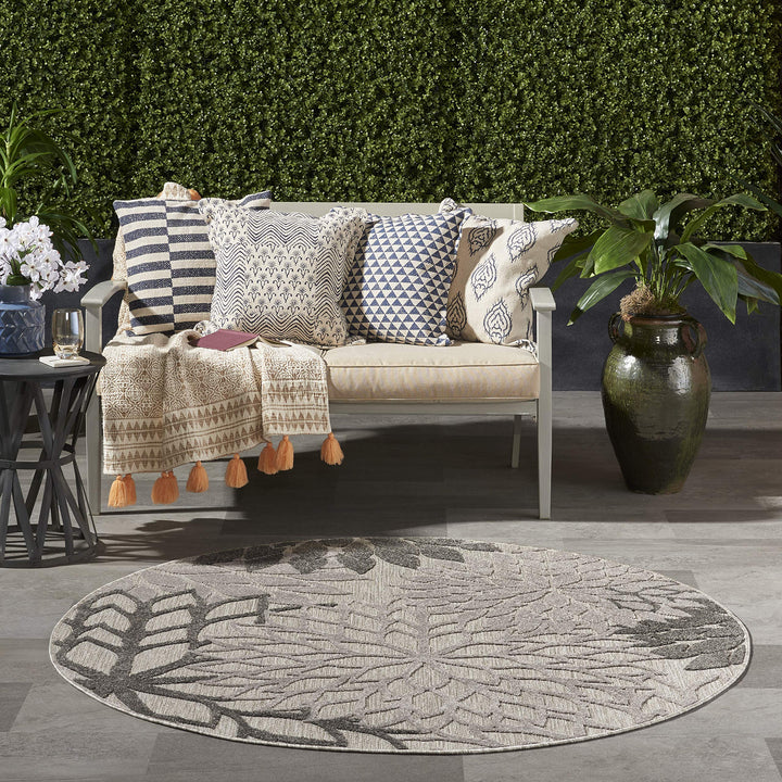 Nourison Aloha Indoor/Outdoor Floral Silver Grey 4' x Round Area Rug (4' Round) 4' x Round - Silver/Grey