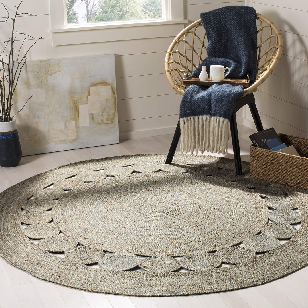 SAAVIEH Natural iber Collection Area Rug - 4' Round Grey Handmade Boho Charm