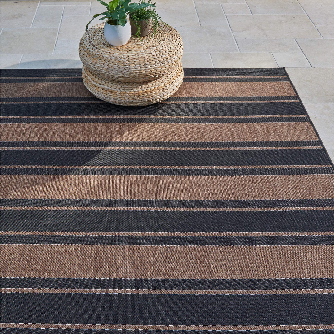 Gertmenian Indoor Outdoor Classic Flatweave Area Rug Stain & UV Resistant Carpet