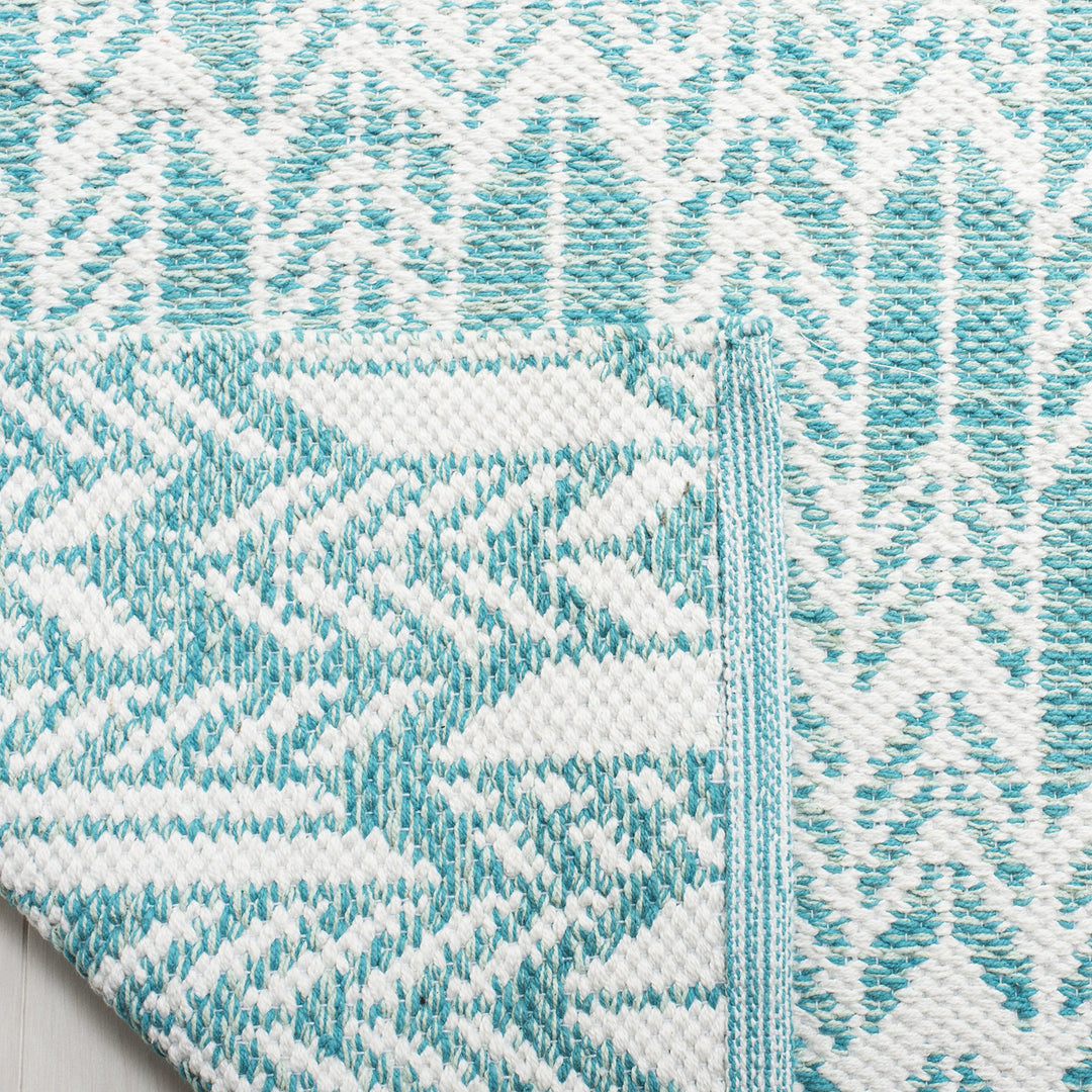 SAFAVIEH Montauk Collection Accent Rug - 3' x 5' Aqua & Ivory Handmade Cotton