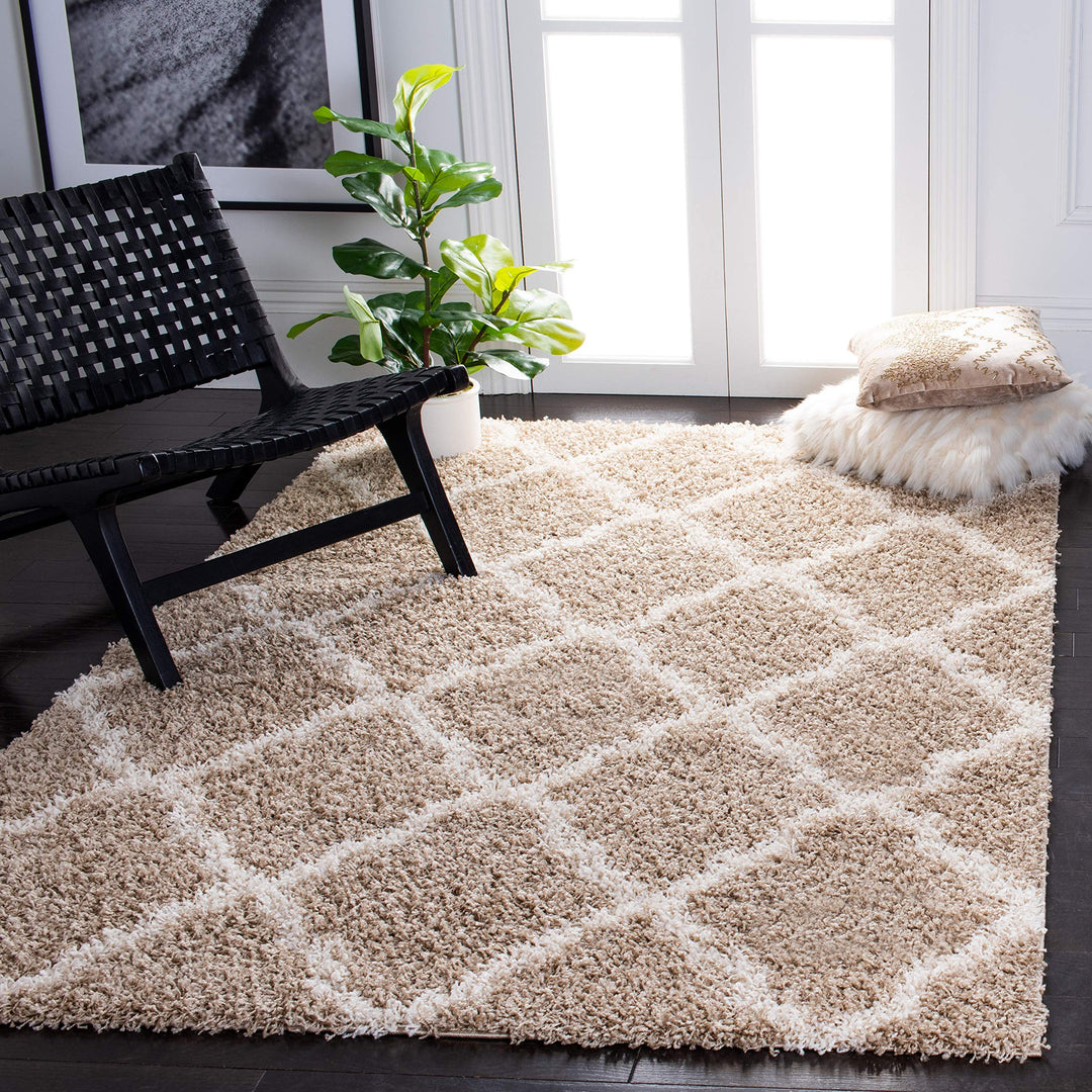 SAFAVIEH Dallas Shag Collection Accent Rug - 3' x 5' Beige & Ivory Trellis