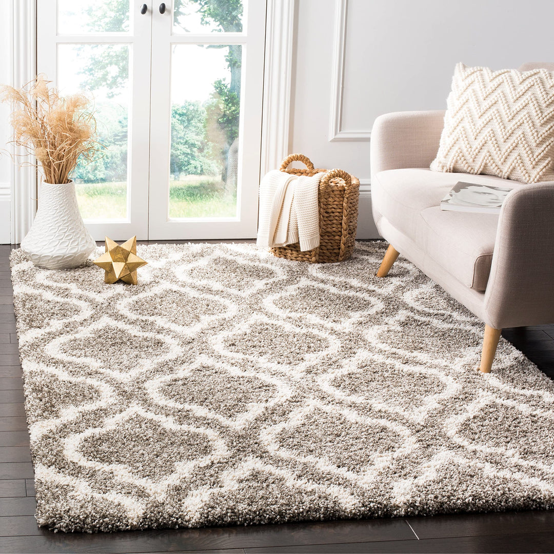 SAFAVIEH Hudson Shag Collection Accent Rug - 4' x 6' Ivory & Slate Blue Moroccan