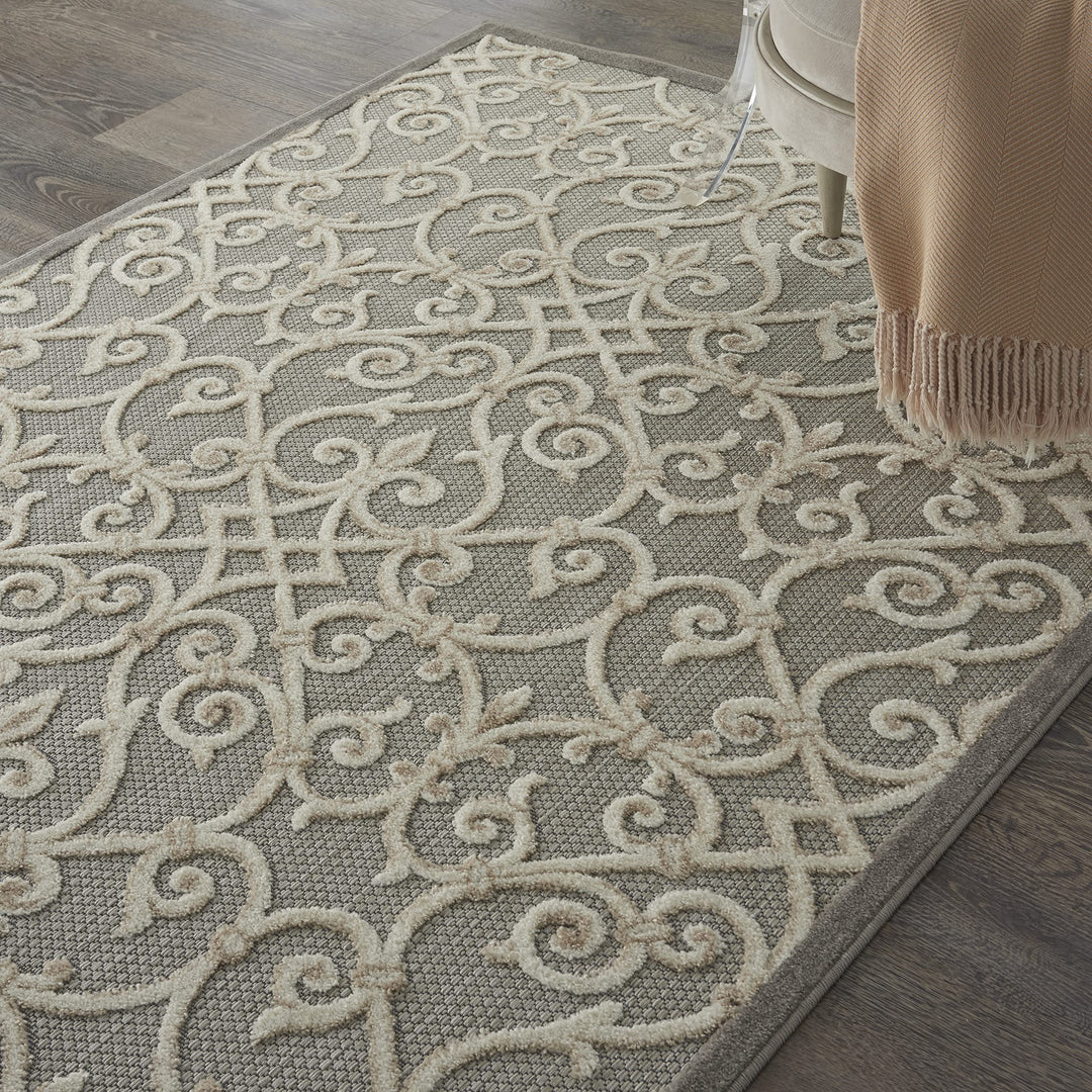 Nourison Aloha Transitional Scroll Indoor/Outdoor Damask Rug