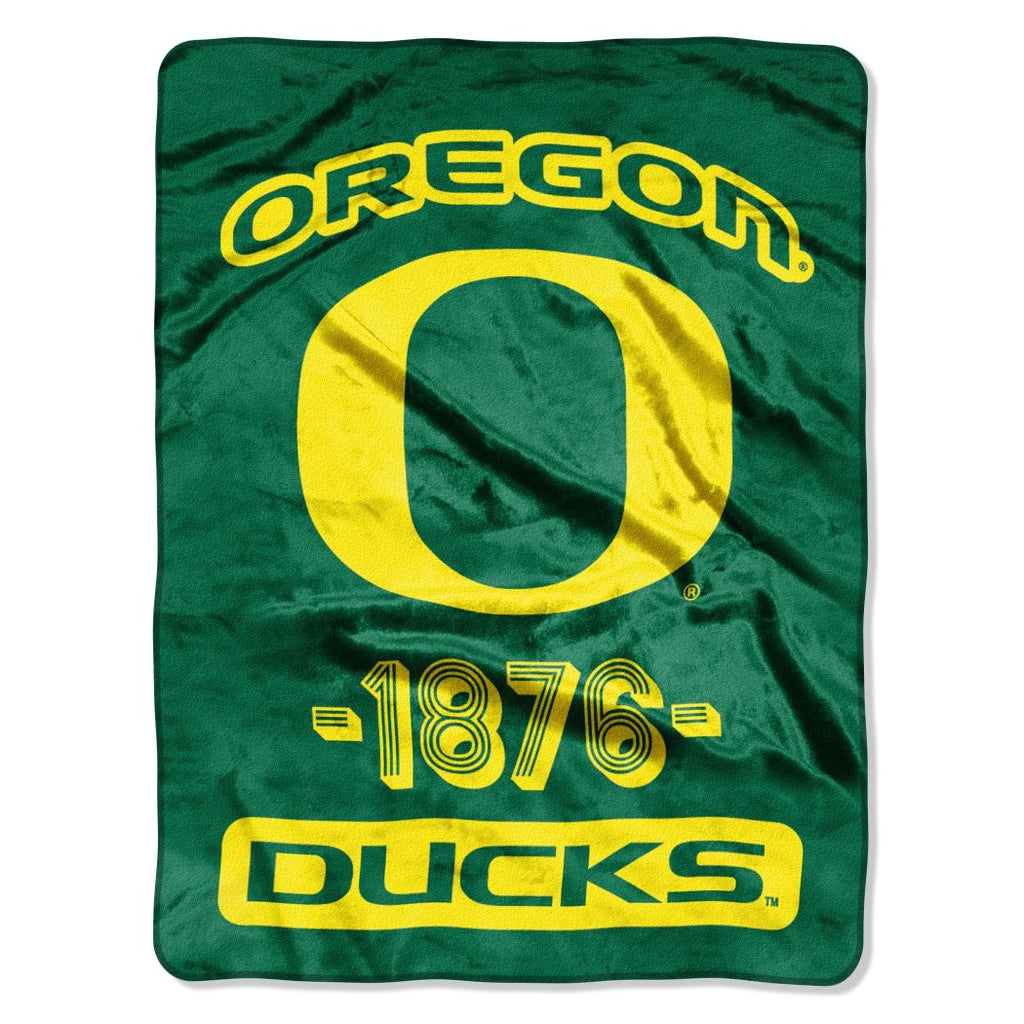 46 x 60 NCAA Ducks Throw Blanket Green Yellow College Theme Bedding Sports Patterned Collegiate Football Team Logo Fan Merchandise Athletic Team - Diamond Home USA