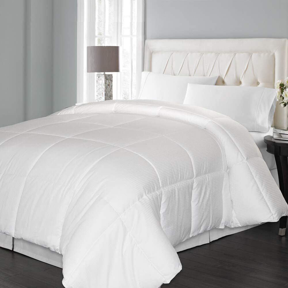 1000 hread Count Damask Stripe Down Alternative Comforter