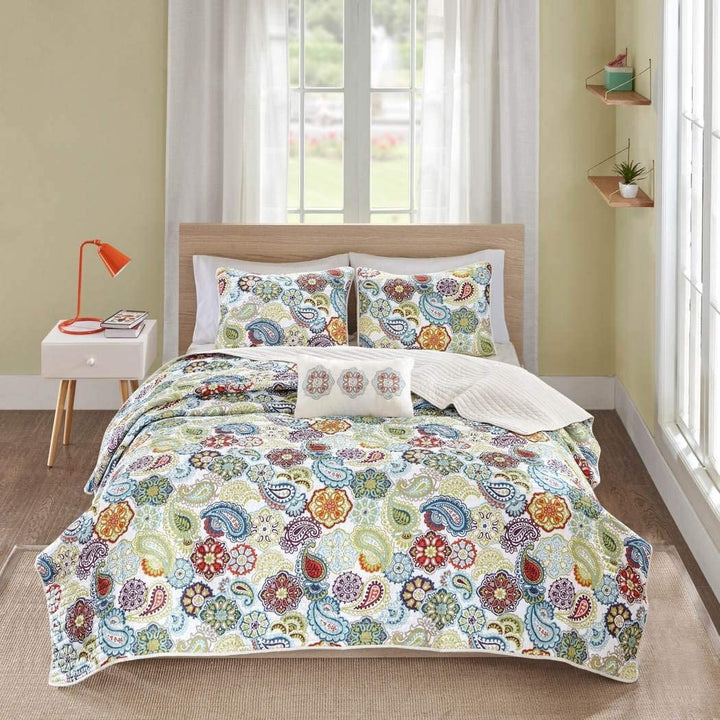 OS 4 Piece Paisley Themed Quilt Full Queen Set Medallion