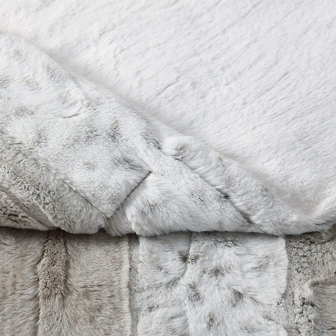 60 X 70 Oversized Snow Leopard Neutral Faux Fur Filled Throw Off White Animal Glam Microplush - Diamond Home USA