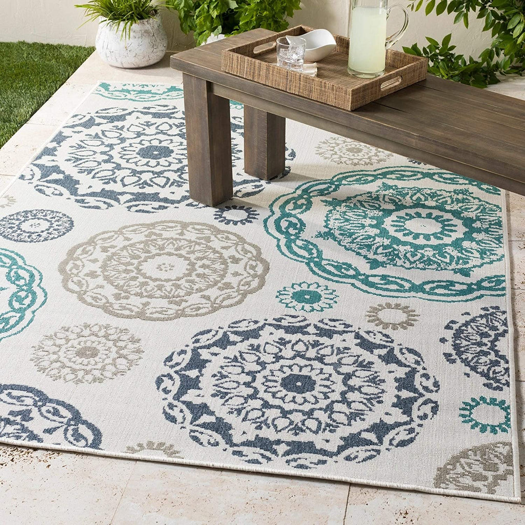 MISC Transitional Indoor/Outdoor Area Rug 7'6" X 10'9" White Medallion Rectangle Olefin Synthetic Latex Free Pet Friendly Stain Resistant